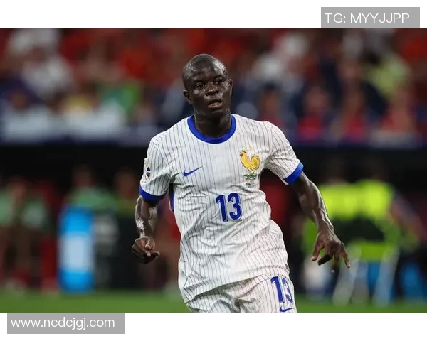 世界足坛最矮球员盘点 谁是足球历史上身高最矮的明星球员 世界足坛最矮球员盘点 谁是足球历史上身高最矮的明星球员