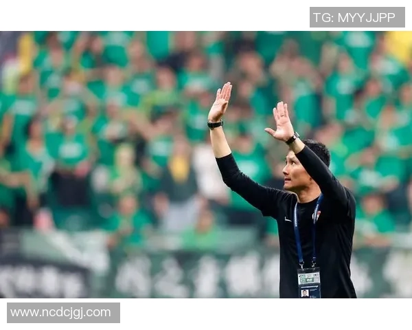 伪足球明星崛起背后的真相与现象分析:球迷热情与商业运作交织的迷局 伪足球明星崛起背后的真相与现象分析:球迷热情与商业运作交织的迷局