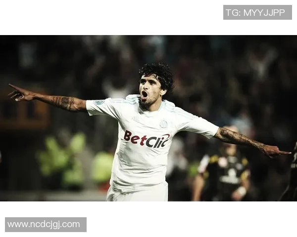 燃情绿茵再现传奇足球巨星典藏卡盒震撼登场