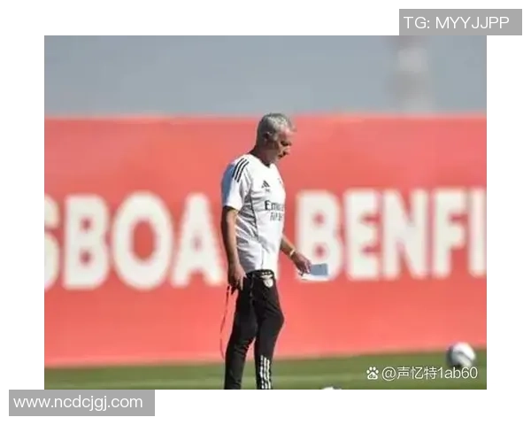 球星转身技巧解析与训练方法提升球场灵活性与突破能力